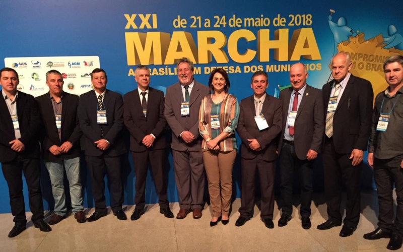 PREFEITOS PARTICIPARAM DA XXI MARCHA EM DEFESA DOS MUNICÍPIOS