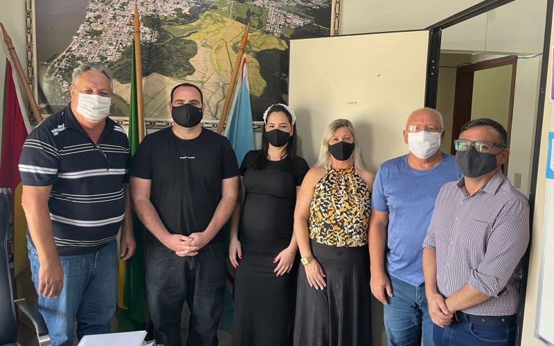Ato simbólico marca as posses dos concursados em Barra do Ribeiro