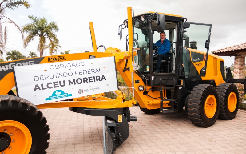 Entrega de motoniveladora