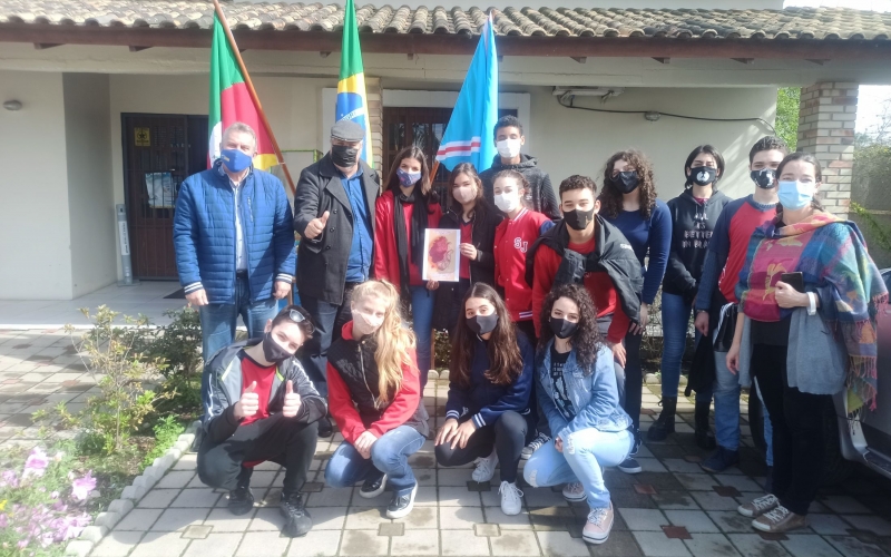 Prefeito recebe alunos da Escola São José