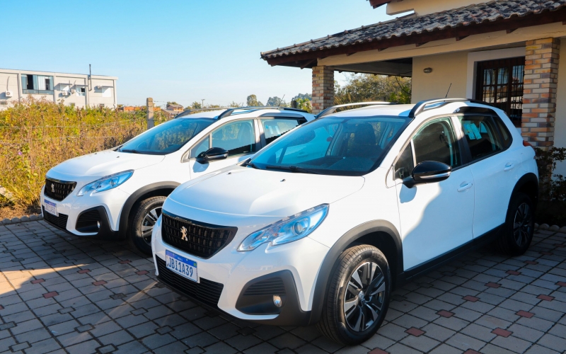 Recebimento de novos carros para o Município