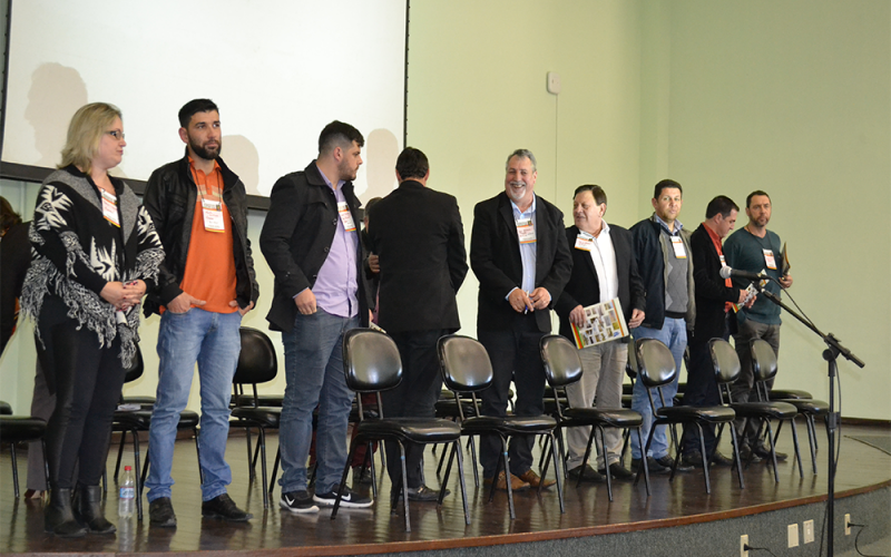 MUNICÍPIOS REALIZAM REUNIÃO SOBRE PPP DA ILUMINAÇÃO PÚBLICA 
